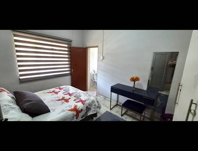 3 bed property to rent in CAPITAL PARK